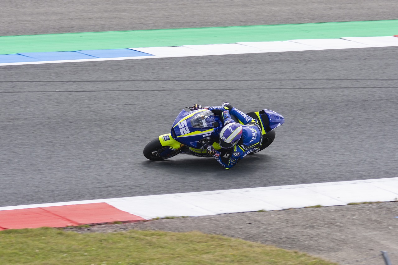 而利拉德以 而利拉德以